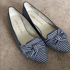 Anne Klein Striped flats 9.5